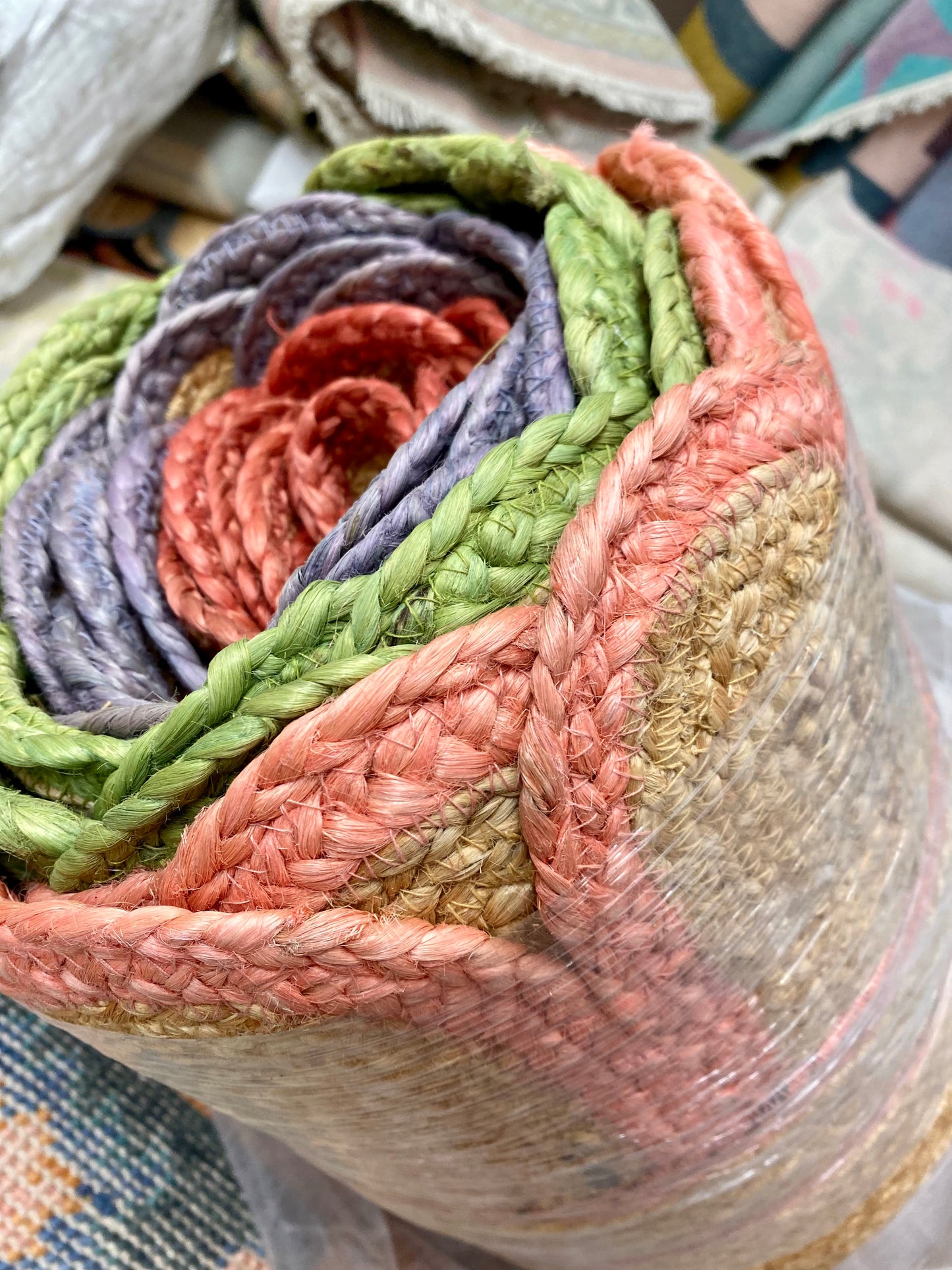 SCALLOPED JUTE RUNNERS