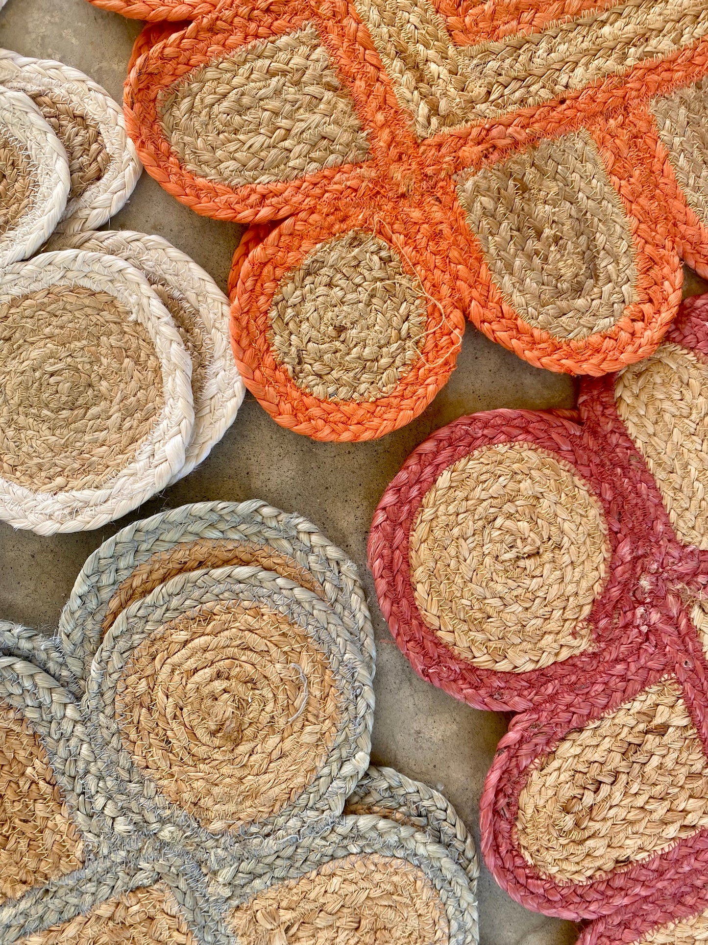 SCALLOPED JUTE RUNNERS