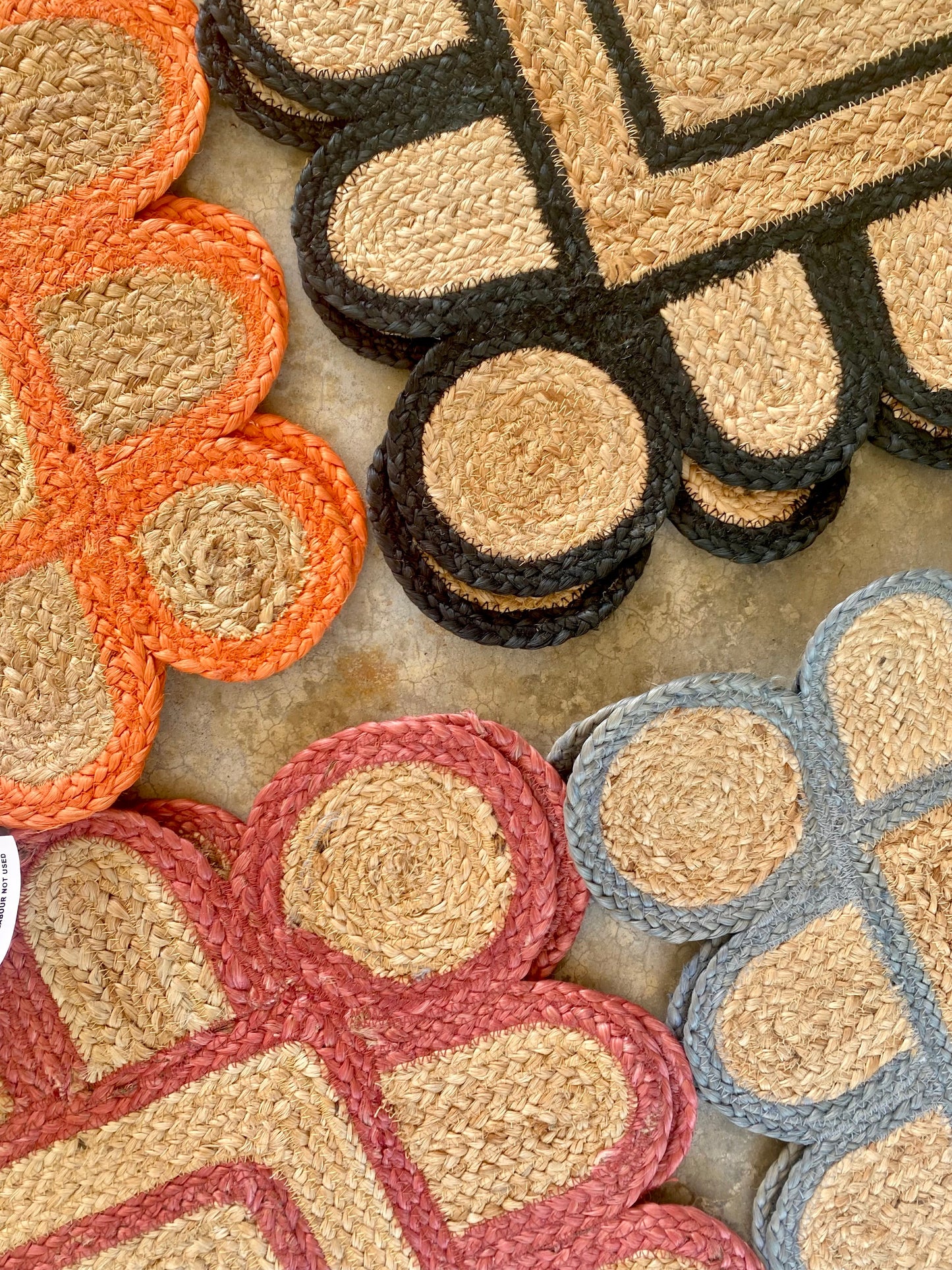 SCALLOPED JUTE RUNNERS